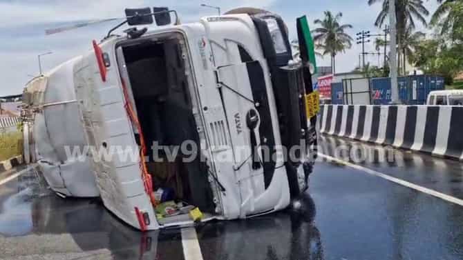 ಹಾಸನ: ಬೆಂಗಳೂರು-ಮಂಗಳೂರು ಹೆದ್ದಾರಿಯಲ್ಲಿ ಪೆಟ್ರೋಲ್ ಟ್ಯಾಂಕರ್ ಪಲ್ಟಿ