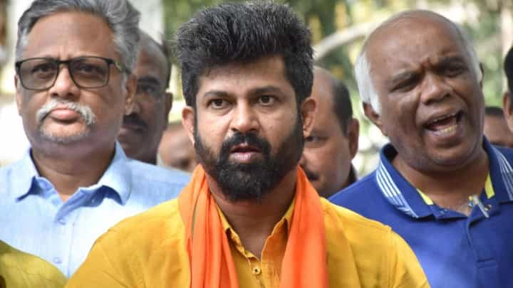 ಜಾತಿನಿಂದನೆ ಆರೋಪ; ಮಾಜಿ ಸಂಸದ ಪ್ರತಾಪ್ ಸಿಂಹ ವಿರುದ್ಧ ಮತ್ತೊಂದು ಎಫ್ಐಆರ್! ಜಾತಿನಿಂದನೆ ಆರೋಪ; ಮಾಜಿ ಸಂಸದ ಪ್ರತಾಪ್ ಸಿಂಹ ವಿರುದ್ಧ ಮತ್ತೊಂದು ಎಫ್ಐಆರ್!