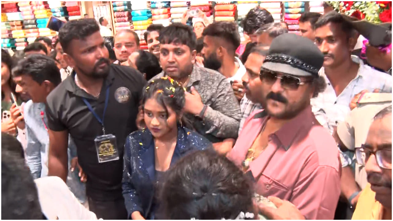 ಹಾಸನದಲ್ಲಿ ರವಿಚಂದ್ರನ್ ನೋಡಲು ಮುಗಿಬಿದ್ದ ಜನ; ವಿಡಿಯೋ ನೋಡಿ