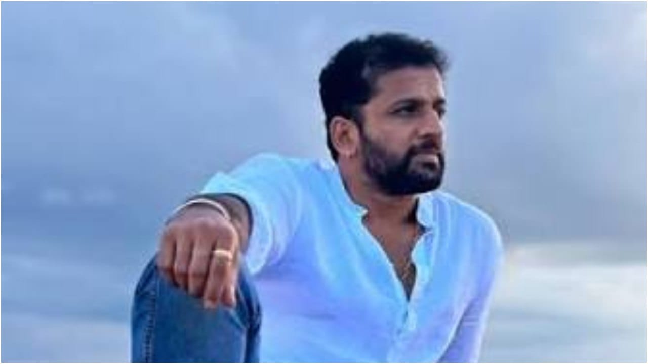 ತಾಂಡವ್ ರಾಮ್ ಹಲವು ವರ್ಷಗಳಿಂದಲೂ ಕಿರುತೆರೆಯಲ್ಲಿ ನಟಿಸುತ್ತಿದ್ದಾರೆ. ಮೂಲತಃ ಹಾಸನದವರಾದ ತಾಂಡವ್ ರಾಮ್, ಶಿಕ್ಷಣ ಮುಗಿಸಿದ್ದೆಲ್ಲ ಹಾಸನದಲ್ಲೇ. ಅವರು ಮನೆಯಲ್ಲೇ ಗರಡಿಮನೆ ಹೊಂದಿದ್ದಾರೆ.