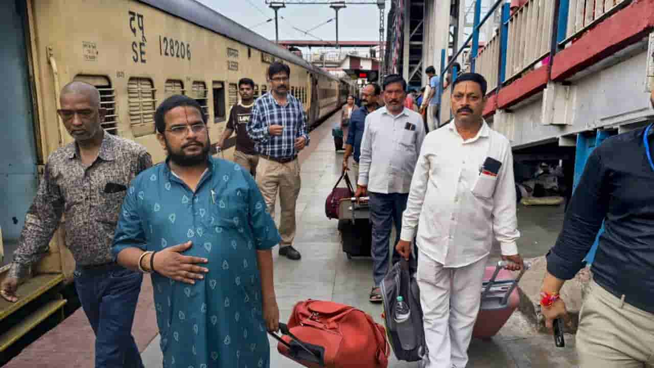 Indian Railways Ticket Rules: ಅಕ್ಟೋಬರ್ ತಿಂಗಳಲ್ಲಿ ಹೊಸ ರೈಲ್ವೆ ಟಿಕೆಟ್ ನಿಯಮಗಳು; ಅಸಲಿ ಗುರುತಿನ ಚೀಟಿ ಕಡ್ಡಾಯ