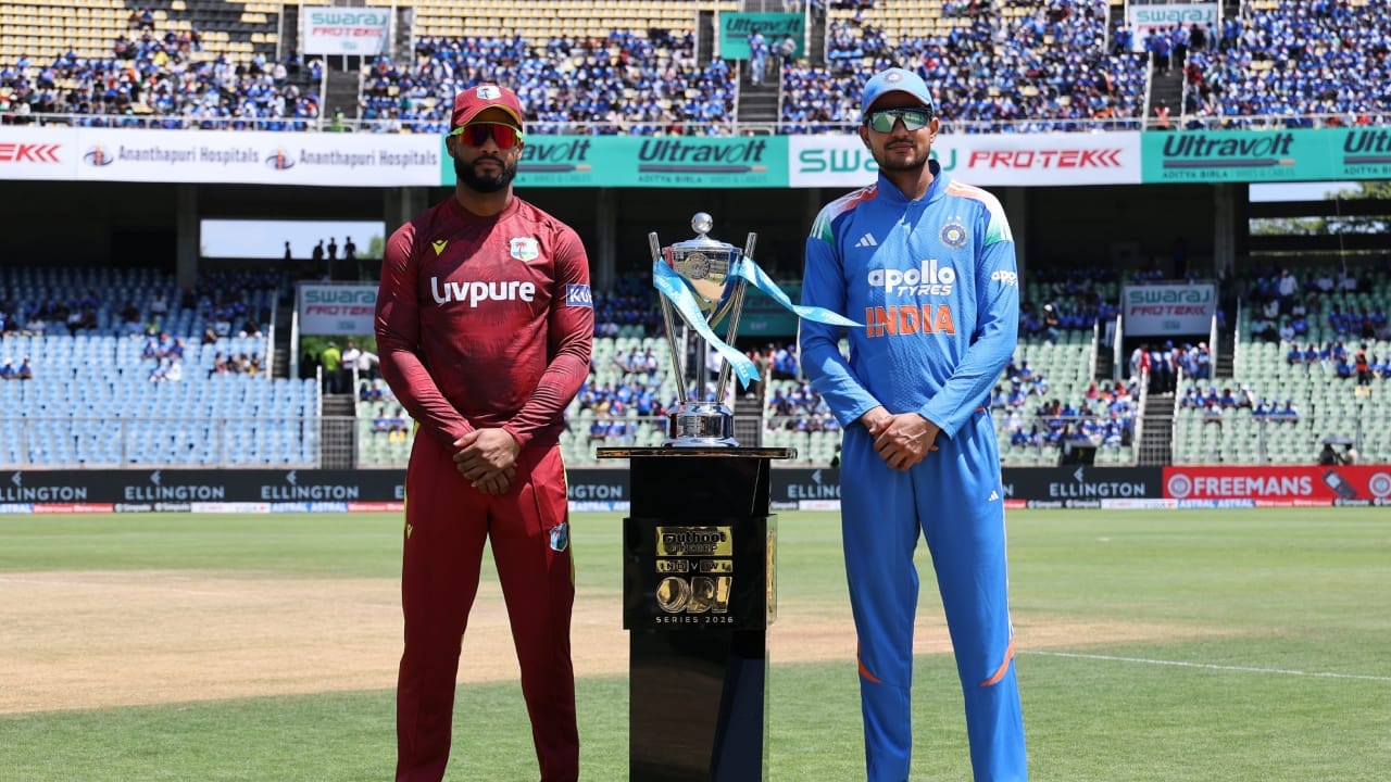 ಈ ಪಂದ್ಯದಲ್ಲಿ ಭಾರತದ ನಾಯಕ ಶುಭ್​ಮನ್ ಗಿಲ್ ಟಾಸ್ ಗೆದ್ದು ಮೊದಲು ಬೌಲಿಂಗ್ ಮಾಡಲು ನಿರ್ಧರಿಸಿದರು. ಹೀಗಾಗಿ ಮೊದಲು ಬ್ಯಾಟಿಂಗ್‌ ಮಾಡಿದ ವೆಸ್ಟ್ ಇಂಡೀಸ್‌ ಪರ ಆರಂಭಿಕರಾದ ಜಸ್ಟಿನ್ ಗ್ರೀವ್ಸ್ ಮತ್ತು ಜಾನ್ ಕ್ಯಾಂಪ್‌ಬೆಲ್ ಮೈದಾನದಲ್ಲಿ ರನ್‌ಗಳ ಮಳೆ ಸುರಿಸುವ ಮೂಲಕ ಗಿಲ್ ನಿರ್ಧಾರವನ್ನು ಸಂಪೂರ್ಣವಾಗಿ ತಪ್ಪು ಎಂದು ಸಾಬೀತುಪಡಿಸಿದರು(PC- West Indies X).

