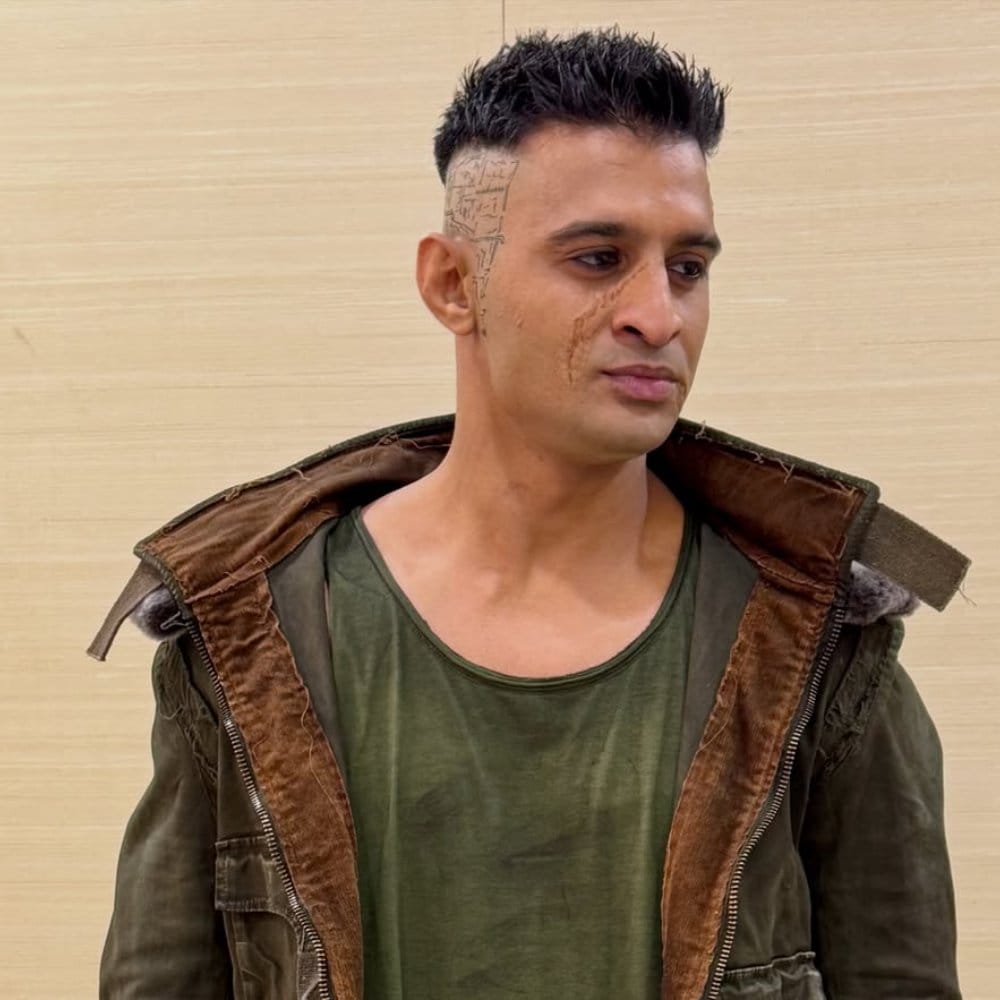 ಅಸಲಿಗೆ ಯಶ್ ಅವರ ಟಿಕೆಟ್ ಪಾತ್ರಕ್ಕೆ ಹಲವು ಬಾರಿ ಸ್ಟಂಟ್ ಡಬಲ್ ಅನ್ನು ಬಳಸಲಾಗಿದೆ. ಈ ಸ್ಟಂಟ್ ಡಬಲ್ ಆಗಿ ಕೆಲಸ ಮಾಡಿರುವುದು ಶಾಂಕಿ ಶರ್ಮಾ ಎಂಬ ಯುವಕ.