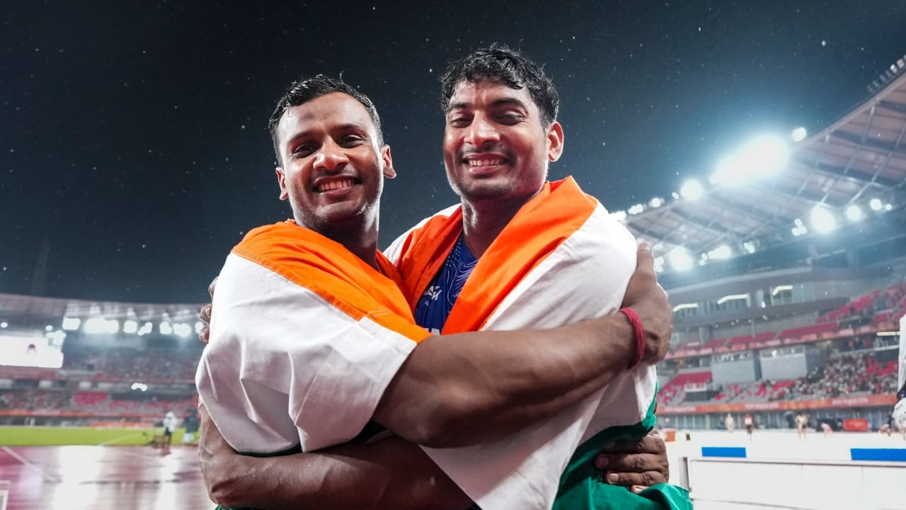 ಜಾವೆಲಿನ್ ಎಸೆತದಲ್ಲಿ ಪ್ರಾಬಲ್ಯ ಸಾಧಿಸಿದ ಯಶ್ವೀರ್ ಸಿಂಗ್ ಮತ್ತು ರೋಹಿತ್ ಯಾದವ್ (ಜಾವೆಲಿನ್ ಥ್ರೋ) ಕ್ರಮವಾಗಿ ಬೆಳ್ಳಿ ಮತ್ತು ಕಂಚಿನ ಪದಕಗಳನ್ನು ಗೆದ್ದುಕೊಂಡರು. ಒಲಿಂಪಿಕ್ಸ್ ಹೀರೋ ನೀರಜ್ ಚೋಪ್ರಾ ಅನುಪಸ್ಥಿತಿಯಲ್ಲಿ ಅಮೋಘ ಪ್ರದರ್ಶನ ನೀಡಿದ ಯಶ್ವೀರ್ ಸಿಂಗ್ ಬೆಳ್ಳಿ ಪದಕ ಗೆದ್ದರೆ, ಭಾರತದವರೇ ಆದ ರೋಹಿತ್ ಯಾದವ್ ಕಂಚಿನ ಪದಕ ಗೆದ್ದರು(PC-PTI).