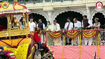 ಪ್ರಶಾಂತನ ಮೇಲೆ ವಿರಾಜಮಾನಾಳಗಿ ಬಂದ ಚಾಮುಂಡೇಶ್ವರಿಗೆ ಡಿಕೆಶಿ ಪುಷ್ಪಾರ್ಚನೆ