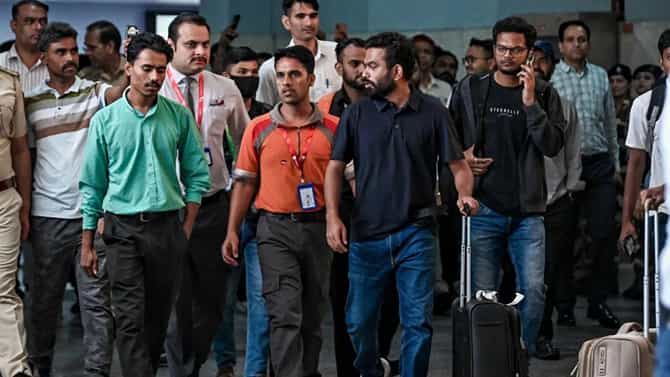 'ದೇಶವನ್ನು ಏಕೆ ಹಾಳು ಮಾಡುತ್ತಿದ್ದೀಯಾ?':  ಅಭಿಜೀತ್ ದೀಪ್ಕೆಗೆ ತರಾಟೆ
