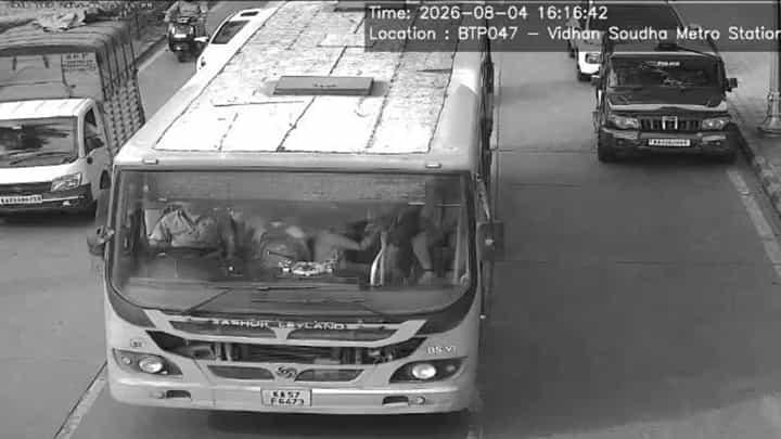 ಬೆಂಗಳೂರಿನಲ್ಲಿ ಎಐ ಕ್ಯಾಮರಾಗಳ ಸರಣಿ ಎಡವಟ್ಟು: ಬಿಎಂಟಿಸಿ ಬಸ್ಗಳಿಗೆ ಸೀಟ್ ಬೆಲ್ಟ್ ದಂಡ! ಬೆಂಗಳೂರಿನಲ್ಲಿ ಎಐ ಕ್ಯಾಮರಾಗಳ ಸರಣಿ ಎಡವಟ್ಟು: ಬಿಎಂಟಿಸಿ ಬಸ್ಗಳಿಗೆ ಸೀಟ್ ಬೆಲ್ಟ್ ದಂಡ!