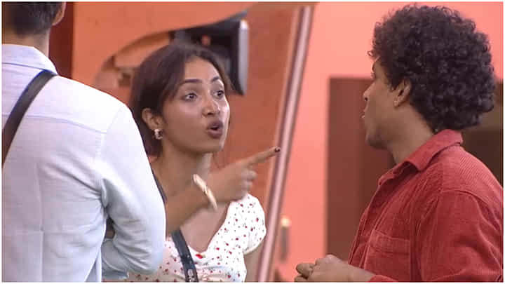 ಪುರುಷ ಸ್ಪರ್ಧಿಗಳಿಗೆ ಹೊಡೆದು ಬಿಗ್ ಬಾಸ್ ಮನೆಯಿಂದ ಹೊರಗೆ ಹೋಗಲು ಆಸಿಯಾ ನಿರ್ಧಾರ ಪುರುಷ ಸ್ಪರ್ಧಿಗಳಿಗೆ ಹೊಡೆದು ಬಿಗ್ ಬಾಸ್ ಮನೆಯಿಂದ ಹೊರಗೆ ಹೋಗಲು ಆಸಿಯಾ ನಿರ್ಧಾರ