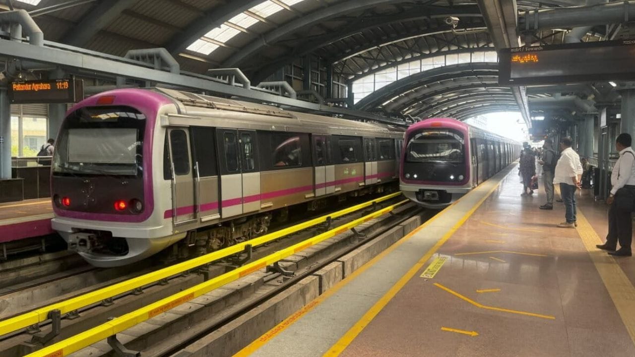 Bangalore Metro: ನಮ್ಮ ಮೆಟ್ರೋಗೆ ಸಿಎಜಿ ಶಾಕಿಂಗ್ ರಿಪೋರ್ಟ್: ನಿರೀಕ್ಷಿತ ಪ್ರಯಾಣಿಕರೇ ಬರುತ್ತಿಲ್ಲ, ಆರ್ಥಿಕ ನಷ್ಟದಲ್ಲಿ ಬಿಎಮ್ಆರ್ಸಿಎಲ್ Bangalore Metro: ನಮ್ಮ ಮೆಟ್ರೋಗೆ ಸಿಎಜಿ ಶಾಕಿಂಗ್ ರಿಪೋರ್ಟ್: ನಿರೀಕ್ಷಿತ ಪ್ರಯಾಣಿಕರೇ ಬರುತ್ತಿಲ್ಲ, ಆರ್ಥಿಕ ನಷ್ಟದಲ್ಲಿ ಬಿಎಮ್ಆರ್ಸಿಎಲ್