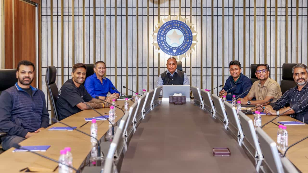 ನ್ಯೂಜಿಲೆಂಡ್ ಪ್ರವಾಸಕ್ಕೆ ಭಾರತದ 4 ತಂಡಗಳು; ಬಿಸಿಸಿಐಗೆ ಹೊಸ ಚಾಲೆಂಜ್ ನ್ಯೂಜಿಲೆಂಡ್ ಪ್ರವಾಸಕ್ಕೆ ಭಾರತದ 4 ತಂಡಗಳು; ಬಿಸಿಸಿಐಗೆ ಹೊಸ ಚಾಲೆಂಜ್