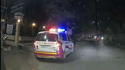 ಧರೆಗುರುಳಿದ ಬೃಹತ್ ಮರ, ಹೊಯ್ಸಳ ಪೊಲೀಸ್ ಕಾರು ಜಸ್ಟ್ ಮಿಸ್