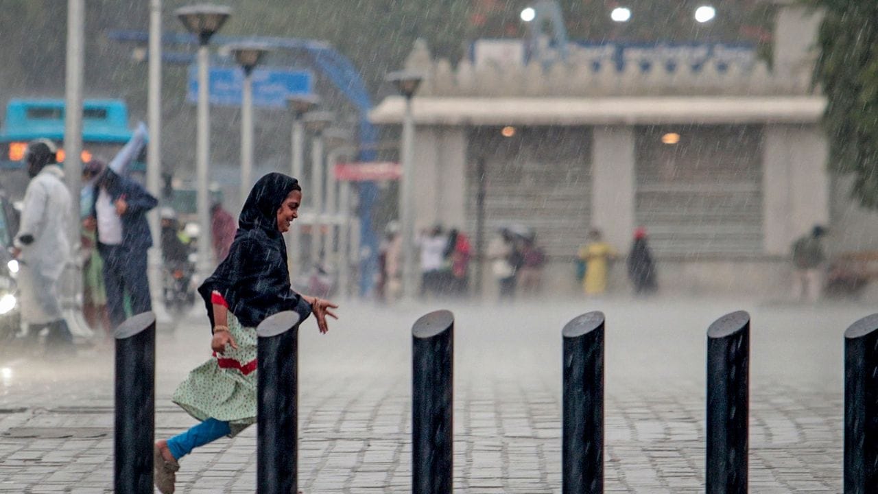 Karnataka Weather Forecast: ಕರಾವಳಿ ಮತ್ತು ಒಳನಾಡು ಜಿಲ್ಲೆಗಳಲ್ಲಿ ಭಾರಿ ಮಳೆ ಮುನ್ಸೂಚನೆ; ಯೆಲ್ಲೊ ಅಲರ್ಟ್ ಘೋಷಣೆ!