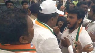 ಬೆಂಗಳೂರು ಶಿಕ್ಷಕರ ಕ್ಷೇತ್ರದ ಎಂಎಲ್‌ಸಿ ಚುನಾವಣೆ: ಅಂಬೇಡ್ಕರ್ ಕಾಲೇಜು ಮತಗಟ್ಟೆ ಬಳಿ ಕಾಂಗ್ರೆಸ್-ಬಿಜೆಪಿ ಕಾರ್ಯಕರ್ತರ ಗಲಾಟೆ!