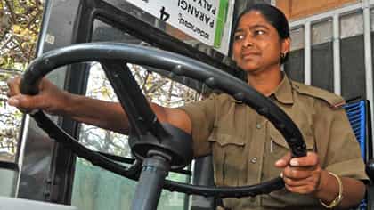 ಡ್ರೈವರ್, ಕಂಡಕ್ಟರ್​ಗಳ ಖಾತೆಗೆ ಜಮಾ ಆಗದ 2,500 ಕೋಟಿ ರೂ.!
