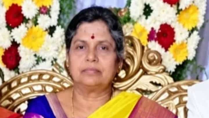 ಒಬ್ಬಂಟಿಯಾಗಿ ವಾಸವಿದ್ದ ವೃದ್ಧೆ ಕೊಂದು ಮನೆಯಲ್ಲಿದ್ದ ಚಿನ್ನಾಭರಣ ದರೋಡೆ ಮಾಡಿದ ದುರುಳರು ಒಬ್ಬಂಟಿಯಾಗಿ ವಾಸವಿದ್ದ ವೃದ್ಧೆ ಕೊಂದು ಮನೆಯಲ್ಲಿದ್ದ ಚಿನ್ನಾಭರಣ ದರೋಡೆ ಮಾಡಿದ ದುರುಳರು