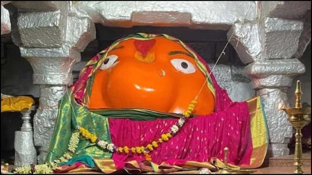 ನೂರಾರು ವರ್ಷಗಳಿಂದ ಈ ಗ್ರಾಮದಲ್ಲಿ ಮದುವೆಗಳೇ ನಡೆದಿಲ್ಲ! ಇದು ರೇಣುಕಾ ಮಾತೆಯ ಕುತೂಹಲಕಾರಿ ಕಥೆ ನೂರಾರು ವರ್ಷಗಳಿಂದ ಈ ಗ್ರಾಮದಲ್ಲಿ ಮದುವೆಗಳೇ ನಡೆದಿಲ್ಲ! ಇದು ರೇಣುಕಾ ಮಾತೆಯ ಕುತೂಹಲಕಾರಿ ಕಥೆ