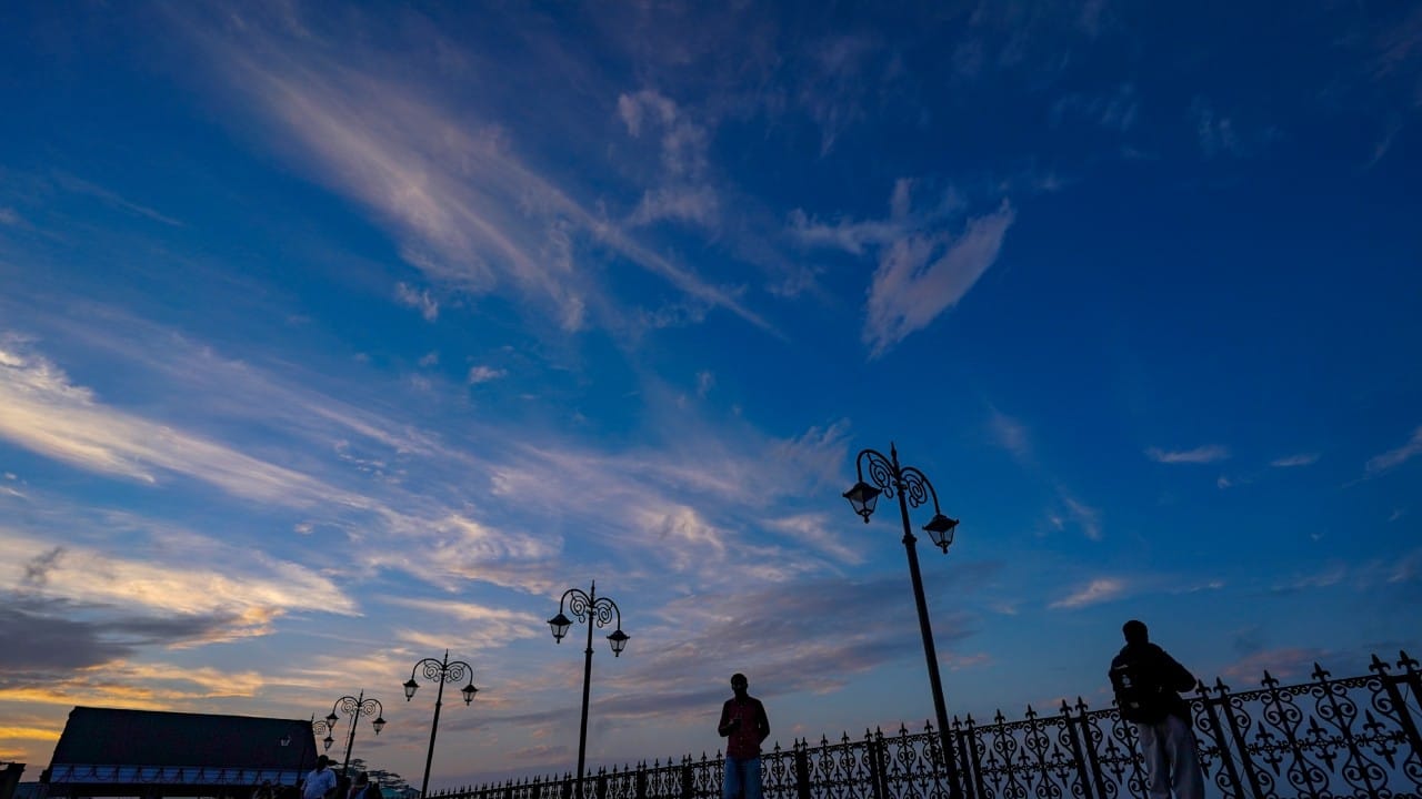 Karnataka Weather Forecast: ತಗ್ಗಿದ ಮಳೆ ಅಬ್ಬರ, ಒಣ ಹವೆ-ಚಳಿಯ ಮುನ್ಸೂಚನೆ Karnataka Weather Forecast: ತಗ್ಗಿದ ಮಳೆ ಅಬ್ಬರ, ಒಣ ಹವೆ-ಚಳಿಯ ಮುನ್ಸೂಚನೆ