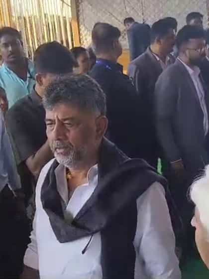 ಸವದತ್ತಿ ಯಲ್ಲಮ್ಮ ದೇವಸ್ಥಾನಕ್ಕೆ ಸಿಎಂ ಡಿ.ಕೆ. ಶಿವಕುಮಾರ್ ಭೇಟಿ
