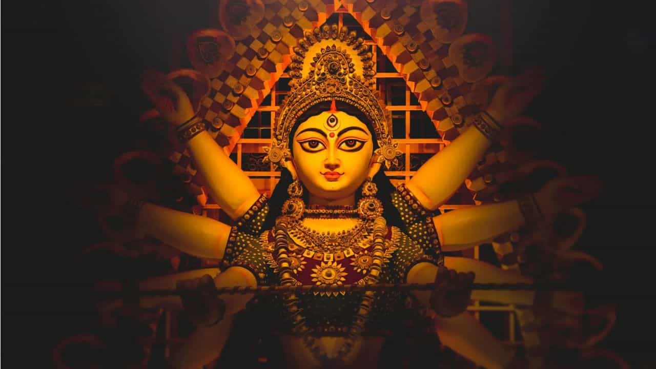 ನವರಾತ್ರಿ ಪೂಜೆ: ದುರ್ಗಾ ಚಾಲೀಸಾವನ್ನು ಯಾವತ್ತು, ಹೇಗೆ ಮತ್ತು ಯಾವ ನಿಯಮಗಳೊಂದಿಗೆ ಪಠಿಸಬೇಕು?