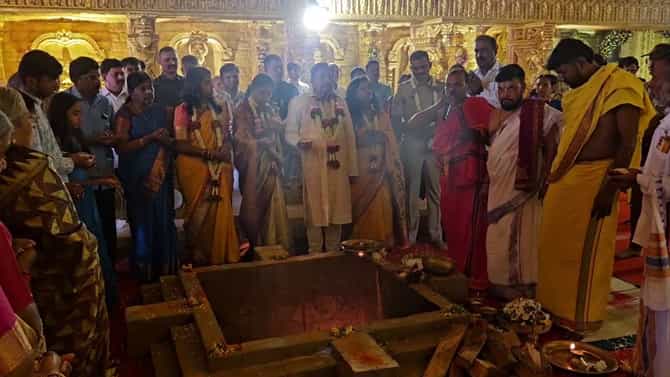 ತುಮಕೂರು ದಸರಾ: ಚಾಮುಂಡೇಶ್ವರಿಗೆ ಪೂಜೆ ಸಲ್ಲಿಸಿದ ಡಿಸಿಎಂ ಪರಮೇಶ್ವರ್