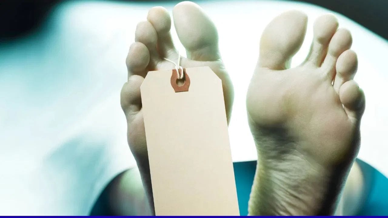 'ಅಮ್ಮನ ಬಳಿ ಹೋಗುತ್ತಿದ್ದೇನೆ'; ತಂದೆಯ ರಿವಾಲ್ವರ್ನಿಂದ ಗುಂಡು ಹಾರಿಸಿಕೊಂಡು 19 ವರ್ಷದ ವಿದ್ಯಾರ್ಥಿ ಆತ್ಮಹತ್ಯೆ 'ಅಮ್ಮನ ಬಳಿ ಹೋಗುತ್ತಿದ್ದೇನೆ'; ತಂದೆಯ ರಿವಾಲ್ವರ್ನಿಂದ ಗುಂಡು ಹಾರಿಸಿಕೊಂಡು 19 ವರ್ಷದ ವಿದ್ಯಾರ್ಥಿ ಆತ್ಮಹತ್ಯೆ