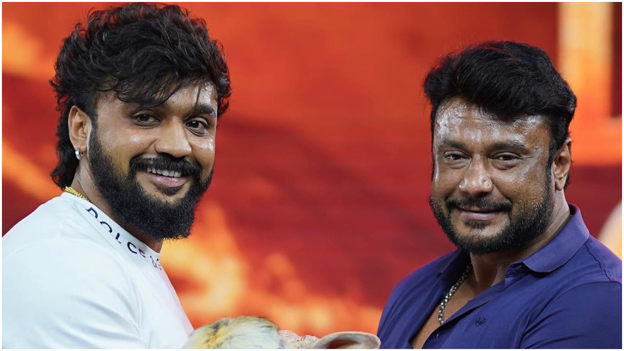 ಧನ್ವೀರ್ ಮೇಲೆ ದರ್ಶನ್ ತಡೆಯಾಜ್ಞೆ ಅಸ್ತ್ರ: ಅನಗತ್ಯ ಮಾತಿಗೆ ಬ್ರೇಕ್ ಹಾಕಲು ಪ್ಲ್ಯಾನ್ ಧನ್ವೀರ್ ಮೇಲೆ ದರ್ಶನ್ ತಡೆಯಾಜ್ಞೆ ಅಸ್ತ್ರ: ಅನಗತ್ಯ ಮಾತಿಗೆ ಬ್ರೇಕ್ ಹಾಕಲು ಪ್ಲ್ಯಾನ್