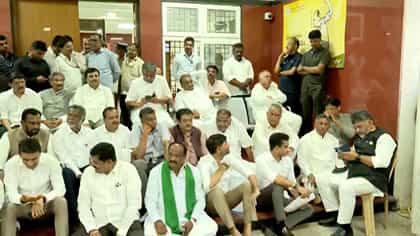 ಕ್ಯಾಬಿನೆಟ್ ರದ್ದುಗೊಳಿಸಿ ಪ್ರತಿಭಟನೆ ಕುಳಿತ ಸಿಎಂ ಡಿಕೆ ಶಿವಕುಮಾರ್​