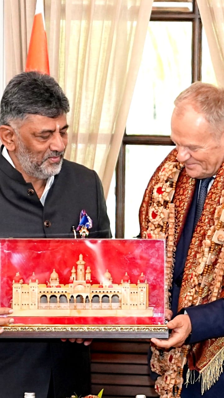 ಪೋಲೆಂಡ್ ಪ್ರಧಾನಿಗೆ ಮೈಸೂರು ಪ್ಯಾಲೇಸನ್ನೇ ಕೊಟ್ಟ ಸಿಎಂ ಡಿಕೆಶಿ!