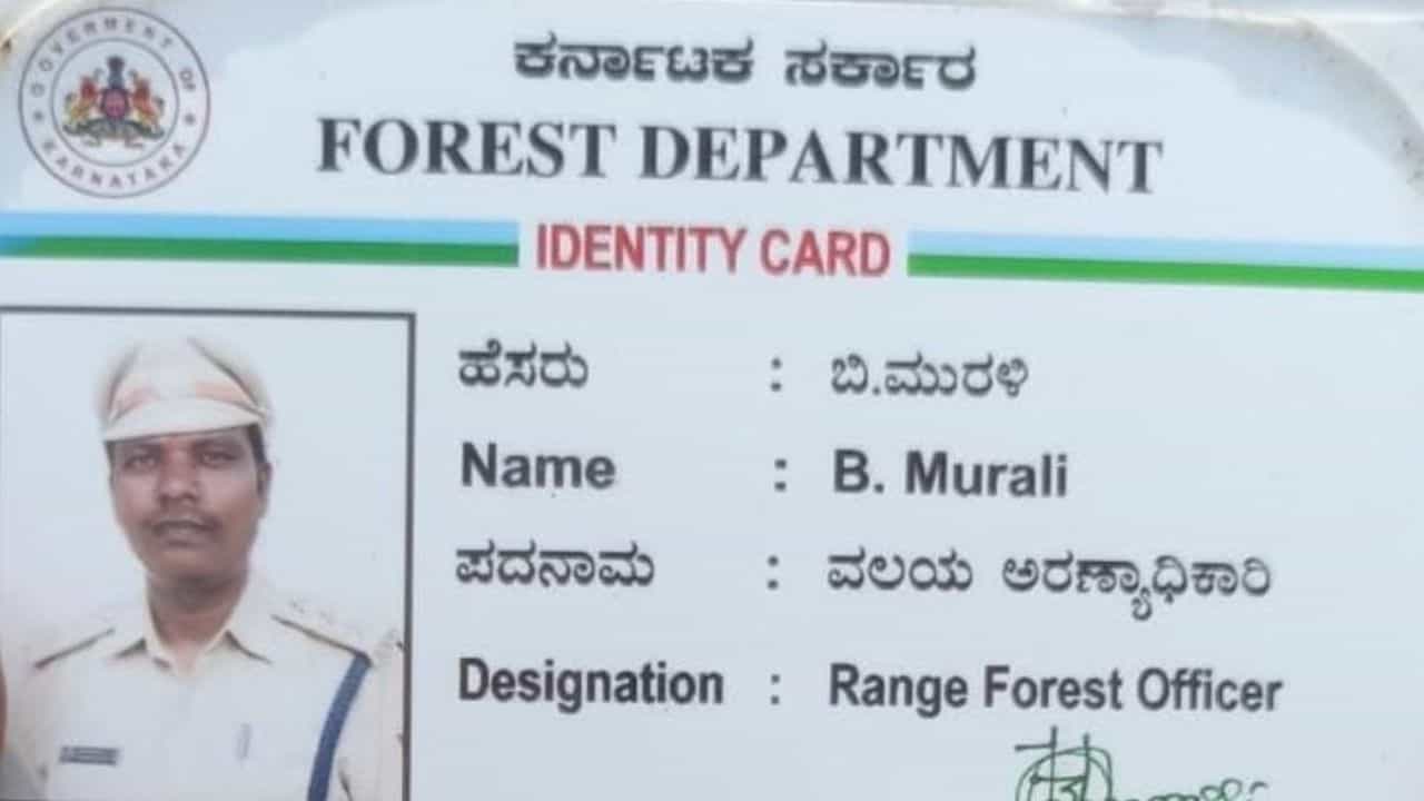 ಲೋಕಾಯುಕ್ತ ಅಧಿಕಾರಿಗಳ ಸೋಗಿನಲ್ಲಿ ಹಣ ವಸೂಲಿ ಆರೋಪ: ಬೆಂಗಳೂರಲ್ಲಿ ಆರ್ಟಿಐ ಕಾರ್ಯಕರ್ತ ಅರೆಸ್ಟ್ ಲೋಕಾಯುಕ್ತ ಅಧಿಕಾರಿಗಳ ಸೋಗಿನಲ್ಲಿ ಹಣ ವಸೂಲಿ ಆರೋಪ: ಬೆಂಗಳೂರಲ್ಲಿ ಆರ್ಟಿಐ ಕಾರ್ಯಕರ್ತ ಅರೆಸ್ಟ್