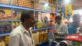 ದಸರಾ, ದೀಪಾವಳಿ: ರಾಜ್ಯಾದ್ಯಂತ ಸಿಹಿ ತಿಂಡಿ ಅಂಗಡಿಗಳ ಮೇಲೆ ಎಫ್​ಎಸ್​ಎಸ್​ಎಐ ದಾಳಿ, ನಿಯಮ ಉಲ್ಲಂಘಿಸಿದ್ರೆ ಪರವಾನಗಿ ರದ್ದು