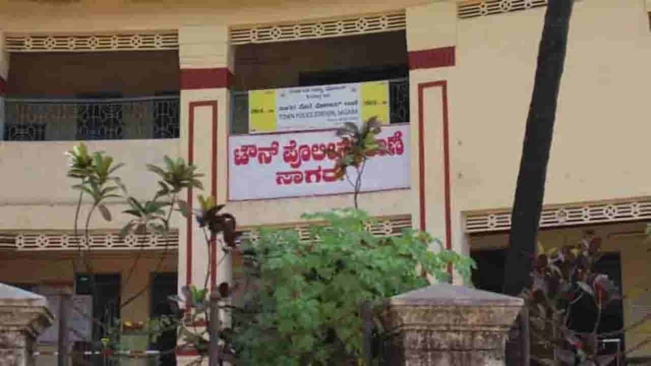 ಲಾಡ್ಜ್ನಲ್ಲಿ ಗಾಂಜಾ ಸೇವಿಸುತ್ತಿದ್ದ ನಾಲ್ವರ ಬಂಧನ: ವಿಚಾರಣೆ ವೇಳೆ ಸ್ಫೋಟಕ ವಿಚಾರ ಬಾಯ್ಬಿಟ್ಟ ಯುವತಿ