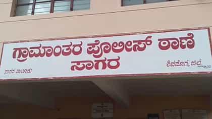 ಲಾಡ್ಜ್​​ನಲ್ಲಿ ಗಾಂಜಾ ಸೇವಿಸುತ್ತಿದ್ದ ಯುವತಿ ಸೇರಿ ನಾಲ್ವರ ಬಂಧನ