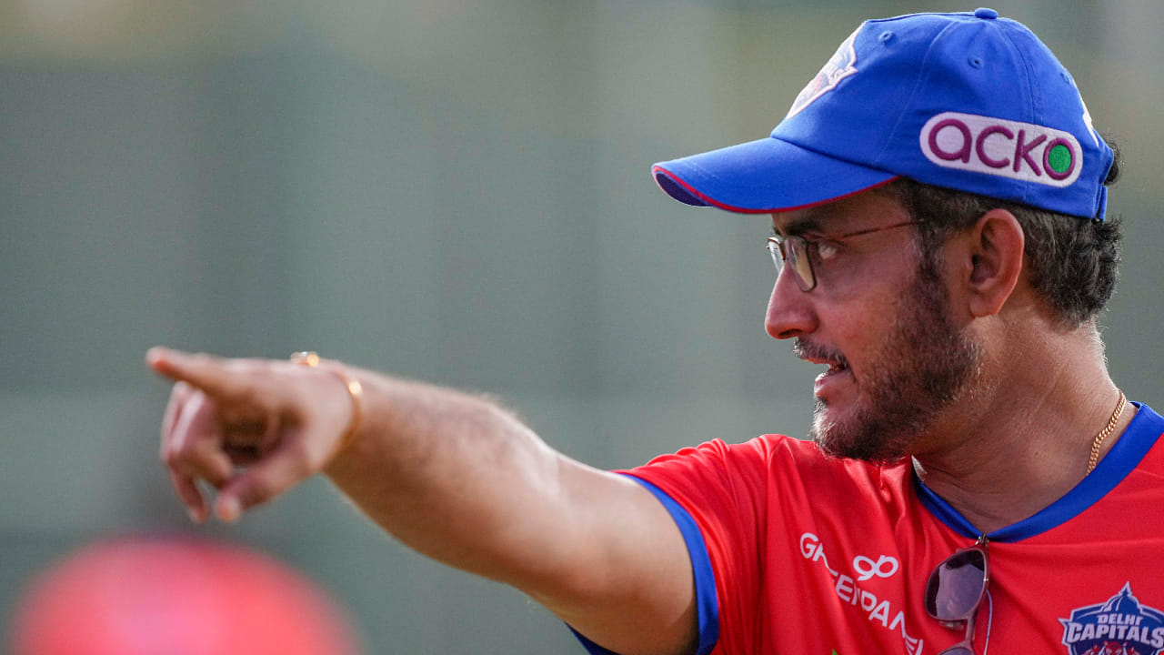ಈ ಬಗ್ಗೆ ಮಾಹಿತಿ ಹಂಚಿಕೊಂಡಿರುವ ಗಂಗೂಲಿ, ‘ಐಪಿಎಲ್‌ನಲ್ಲಿ ಮುಖ್ಯ ಕೋಚ್ ಪಾತ್ರವನ್ನು ವಹಿಸಿಕೊಳ್ಳಲು ನಾನು ಉತ್ಸುಕನಾಗಿದ್ದೇನೆ. ಡೆಲ್ಲಿ ಕ್ಯಾಪಿಟಲ್ಸ್ ನನ್ನ ಹೃದಯಕ್ಕೆ ತುಂಬಾ ಹತ್ತಿರವಾಗಿದ್ದು, ನಾನು ಈ ತಂಡದೊಂದಿಗೆ ದೀರ್ಘಕಾಲದ ಸಂಬಂಧವನ್ನು ಹೊಂದಿದ್ದೇನೆ. ನಾನು ಮಾಲೀಕರು, ನಿರ್ವಹಣೆ, ಬೆಂಬಲ ಸಿಬ್ಬಂದಿ ಮತ್ತು ಆಟಗಾರರೊಂದಿಗೆ ನಿಕಟವಾಗಿ ಕೆಲಸ ಮಾಡಿದ್ದೇನೆ, ಆದ್ದರಿಂದ ಇದು ನನಗೆ ಒಂದು ರೋಮಾಂಚಕಾರಿ ಜವಾಬ್ದಾರಿಯಾಗಿದೆ(PC-PTI). 