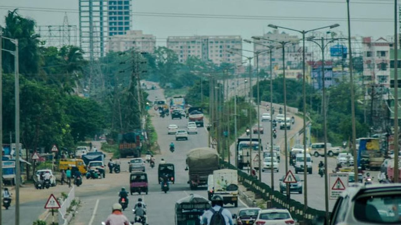 ಕರ್ನಾಟಕ ವಾಯು ಗುಣಮಟ್ಟ ವರದಿ: ಬೆಂಗಳೂರಿನಲ್ಲಿ ಮಧ್ಯಮ ಹಂತದಲ್ಲಿ ಗಾಳಿ ಮಾಲಿನ್ಯ, ಮಡಿಕೇರಿಯಲ್ಲಿ ಅತ್ಯಂತ ಶುದ್ಧ ಹವಾಮಾನ ಕರ್ನಾಟಕ ವಾಯು ಗುಣಮಟ್ಟ ವರದಿ: ಬೆಂಗಳೂರಿನಲ್ಲಿ ಮಧ್ಯಮ ಹಂತದಲ್ಲಿ ಗಾಳಿ ಮಾಲಿನ್ಯ, ಮಡಿಕೇರಿಯಲ್ಲಿ ಅತ್ಯಂತ ಶುದ್ಧ ಹವಾಮಾನ