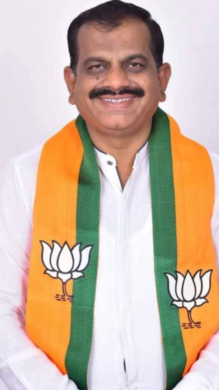 ವೈನ್ ಶಾಪ್ ಕೂಲಿ, ಚುನಾವಣೆಯಲ್ಲಿ ಗೆಲುವು!