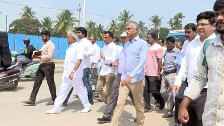 ಬೆಂಗಳೂರು ರಸ್ತೆ ಕಾಮಗಾರಿ ವಿಳಂಬ: ಗುತ್ತಿಗೆದಾರರು, ಜಿಬಿಎ ಅಧಿಕಾರಿಗಳಿಗೆ ಸಚಿವ ಕೃಷ್ಣಭೈರೇಗೌಡ ಕ್ಲಾಸ್ ಬೆಂಗಳೂರು ರಸ್ತೆ ಕಾಮಗಾರಿ ವಿಳಂಬ: ಗುತ್ತಿಗೆದಾರರು, ಜಿಬಿಎ ಅಧಿಕಾರಿಗಳಿಗೆ ಸಚಿವ ಕೃಷ್ಣಭೈರೇಗೌಡ ಕ್ಲಾಸ್