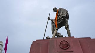 Mahatma Gandhi: ಅಧಿಕಾರ ಇಲ್ಲದಿದ್ದರೂ ಗಾಂಧೀಜಿಯ ಪ್ರಭಾವ; ದೇಶ ಬದಲಾಯಿಸಲು ಹುದ್ದೆ ಬೇಕಾಗಲಿಲ್ಲ