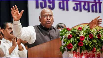 'ಮೋದಿ ಮಾತ್ರ ಅಲ್ಲ, ಅವರಪ್ಪನೂ ಅಧಿಕಾರದಿಂದ ಕೆಳಗಿಳಿಯುತ್ತಾರೆ'; ಖರ್ಗೆ