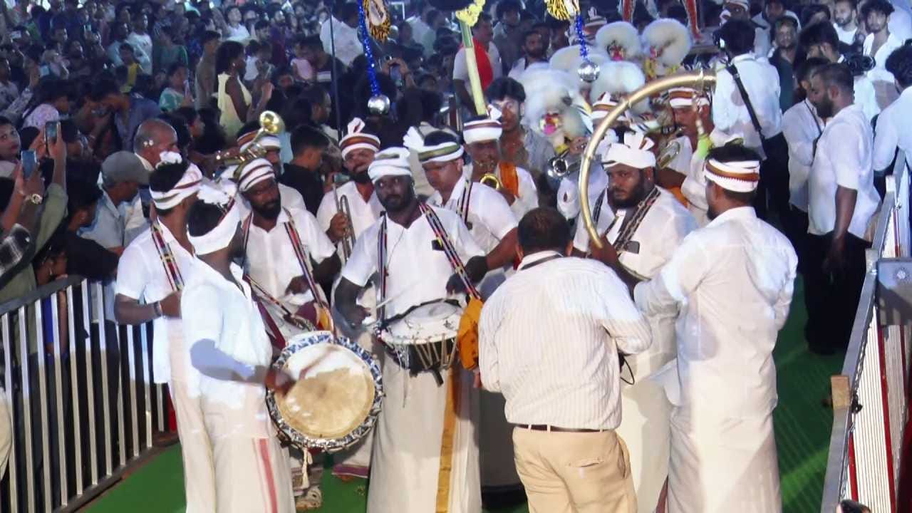ಕಾರ್ಯಕ್ರಮದ ಉದ್ದಕ್ಕೂ ಮಾರ್ದನಿಸಿದ ಕಿವಿಗಡಚಿಕ್ಕುವ ತಾಸೆ ಮತ್ತು ಮದ್ದಳೆಯ ಭರ್ಜರಿ ನಾದವು ನೆರೆದಿದ್ದ ಪ್ರೇಕ್ಷಕರನ್ನು ಮೈಮರೆಸುವಂತೆ ಮಾಡಿತು. ಈ ವಾದ್ಯಗಳ ಲಯಬದ್ಧ ಸದ್ದಿಗೆ ತಕ್ಕಂತೆ ಮೈ ಬಳುಕಿಸಿ ಹೆಜ್ಜೆಹಾಕಿದ ಹುಲಿವೇಷಧಾರಿಗಳ ಕಲಾ ನೈಪುಣ್ಯವು ಎಲ್ಲರ ಮೆಚ್ಚುಗೆಗೆ ಪಾತ್ರವಾಯಿತು. ವಾದ್ಯಗಳ ವೇಗ ಹೆಚ್ಚಾದಂತೆ ಕಲಾವಿದರ ಉತ್ಸಾಹವೂ ಇಮ್ಮಡಿಸಿ, ಮೈದಾನದಲ್ಲಿ ನೆರೆದಿದ್ದ ಜನಸಾಗರವನ್ನು ಹೊಸ ಲೋಕಕ್ಕೆ ಕರೆದೊಯ್ಯುವಂತೆ ಭಾಸವಾಯಿತು.