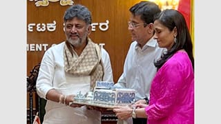 ಅನಿರುದ್ಧ್​-​ಕಾವ್ಯಾ ಮಾರನ್​ ಮದುವೆ: ಸಿಎಂ ಡಿಕೆ ಶಿವಕುಮಾರ್‌ಗೆ ಆಹ್ವಾನ ಪತ್ರಿಕೆ ನೀಡಿದ ಕಲಾನಿಧಿ ಮಾರನ್ ದಂಪತಿ!