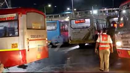 ದಸರಾ ರಜೆ: ಬೆಂಗಳೂರಿನಲ್ಲಿ ತಡರಾತ್ರಿ ವರೆಗೂ ಭಾರಿ ಟ್ರಾಫಿಕ್ ಜಾಮ್