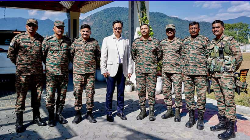 ದೇಶದ ಕ್ಷಮೆಯಾಚಿಸಿ; ಸೇನೆಯಿಂದ ಚೀನಾ ಕುರಿತ ನಕಲಿ ವಿಡಿಯೋ ಬಯಲಾದ ಬೆನ್ನಲ್ಲೇ ಕಾಂಗ್ರೆಸ್ ವಿರುದ್ಧ ಕಿರಣ್ ರಿಜಿಜು ವಾಗ್ದಾಳಿ