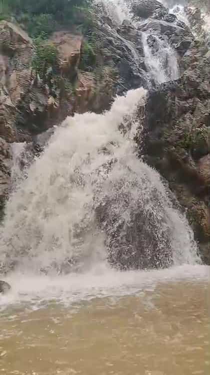 ಮೈದುಂಬಿ ಹರಿಯುತ್ತಿರುವ ಮುತ್ಯಾಲಮಡು ಫಾಲ್ಸ್