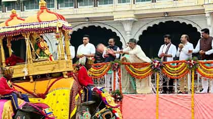 Live: ಮೈಸೂರು ದಸರಾ ಜಂಬೂಸವಾರಿಗೆ ಕ್ಷಣಗಣನೆ