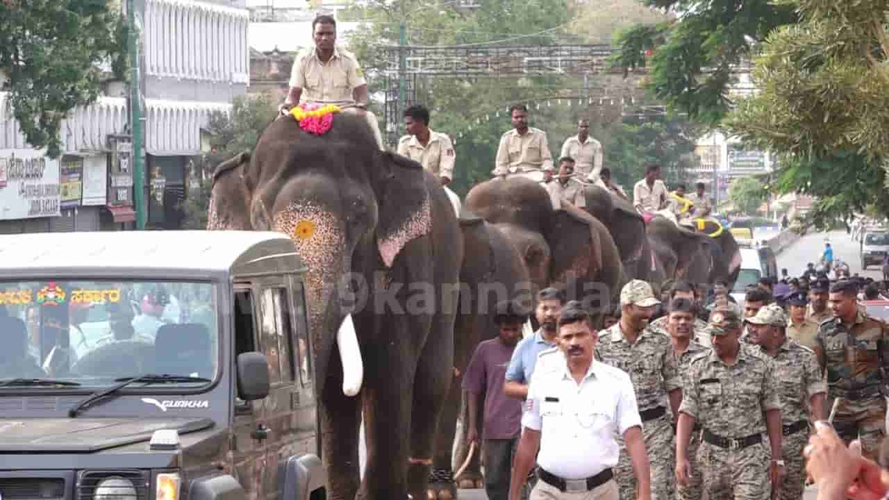 ಮೈಸೂರು ದಸರಾ: ಚಾಮುಂಡಿ ಬೆಟ್ಟದಲ್ಲಿ ಮಹಿಷಾ ದಸರಾಗೆ ಪೊಲೀಸರ ಬ್ರೇಕ್, ಪುರಭವನದಲ್ಲಿ ಅವಕಾಶ