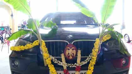ಮೈಸೂರು ರಾಜರ ಕಾರುಗಳಿಗೆ ವಿಶೇಷ ಪೂಜೆ: ಎಲ್ಲಾ ಕಾರುಗಳ ಸಂಖ್ಯೆ 1953