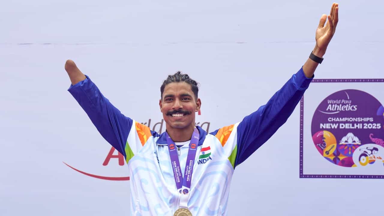 ಭಾರತದ ಪ್ಯಾರಾ ಅಥ್ಲೀಟ್ ನಿಷಾದ್ ಕುಮಾರ್ ಅವರು 2026 ರ ಏಷ್ಯನ್ ಪ್ಯಾರಾ ಗೇಮ್ಸ್ನಲ್ಲಿ ಅದ್ಭುತ ಪ್ರದರ್ಶನ ನೀಡುವ ಮೂಲಕ ಇತಿಹಾಸದ ಪುಟಗಳಲ್ಲಿ ತಮ್ಮ ಹೆಸರನ್ನು ದಾಖಲಿಸಿದ್ದಾರೆ. ಮಂಗಳವಾರ ನಡೆದ ಪುರುಷರ ಹೈಜಂಪ್ T47 ವಿಭಾಗದಲ್ಲಿ ನಿಷಾದ್ ಕುಮಾರ್ ಅವರು ಹೊಸ ಗೇಮ್ಸ್ ದಾಖಲೆಯೊಂದಿಗೆ ಮೊದಲ ಸ್ಥಾನ ಪಡೆದು ಚಿನ್ನದ ಪದಕ ಗೆದ್ದಿದ್ದಾರೆ(PC-PTI).