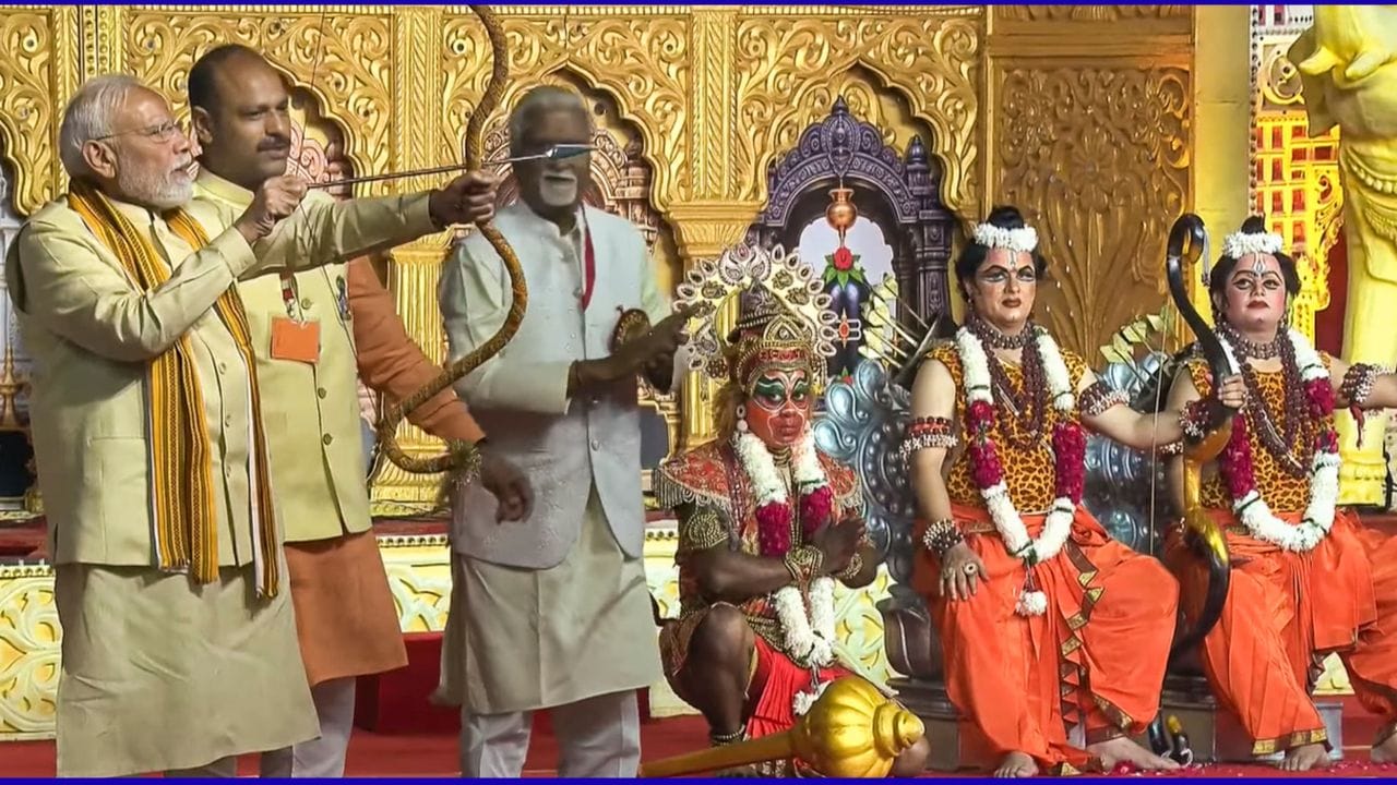 ಪ್ರಧಾನಿ ನರೇಂದ್ರ ಮೋದಿಯಿಂದ ನವದೆಹಲಿಯಲ್ಲಿ ರಾವಣನ ಪ್ರತಿಕೃತಿ ದಹನ