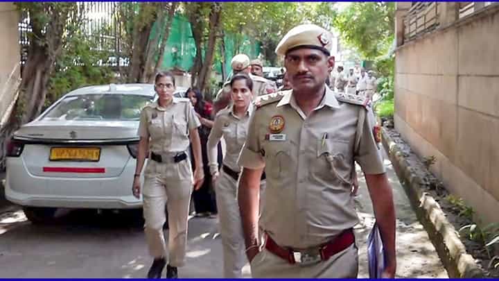 'ಲೆಹ್ರಾ ದೋ ತಿರಂಗ' ರ್ಯಾಲಿಗೂ ಮುನ್ನ ಸಿಜೆಪಿ ಸಂಸ್ಥಾಪಕ ಅಭಿಜೀತ್ ದಿಪ್ಕೆ ಪೊಲೀಸ್ ವಶಕ್ಕೆ 'ಲೆಹ್ರಾ ದೋ ತಿರಂಗ' ರ್ಯಾಲಿಗೂ ಮುನ್ನ ಸಿಜೆಪಿ ಸಂಸ್ಥಾಪಕ ಅಭಿಜೀತ್ ದಿಪ್ಕೆ ಪೊಲೀಸ್ ವಶಕ್ಕೆ