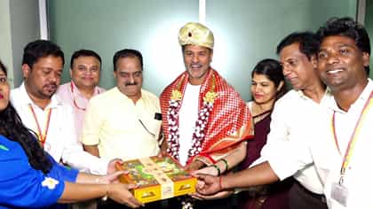 ಯುವ ದಸರಾ ಉದ್ಘಾಟನೆಗಾಗಿ ಮೈಸೂರಿಗೆ ಬಂದ ಪ್ರಭುದೇವಗೆ ಭರ್ಜರಿ ಸ್ವಾಗತ
